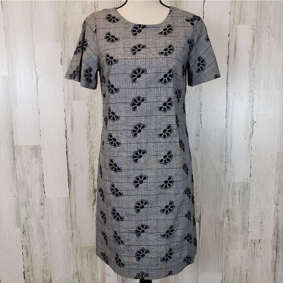 Ann Taylor Eyelet Shift Dress Sz 2 - Picture 1 of 9